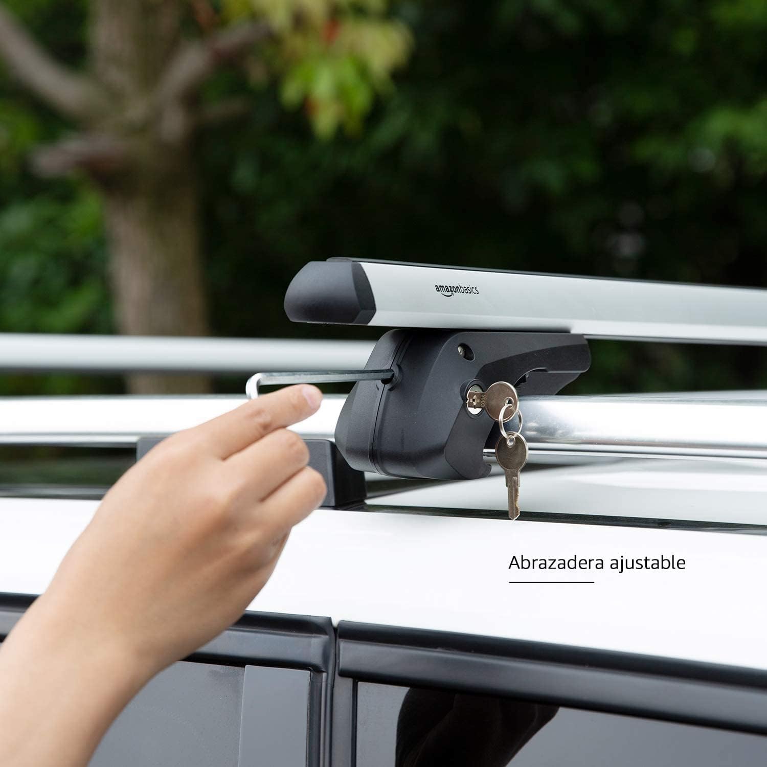 Amazon Basics Porta-bagagens de teto com calhas cruzadas, 52 polegadas, adapta-se a trechos de até 46 polegadas entre calhas laterais elevadas com espaço, embalagem de 2, preto/prateado