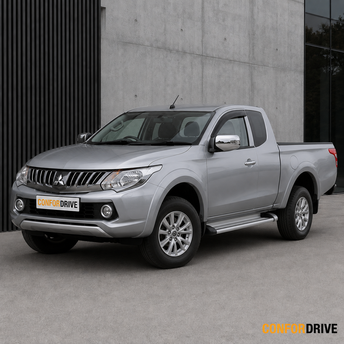 Mitsubishi Triton Club Cab 2015-2019 de 2 portas com dois chuventos dianteiros CONFORDRIVE